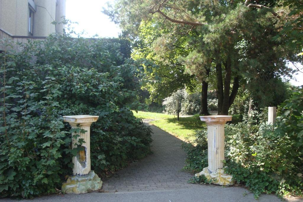 Hotel Du Grand-Pre Marly-le-Grand Dış mekan fotoğraf
