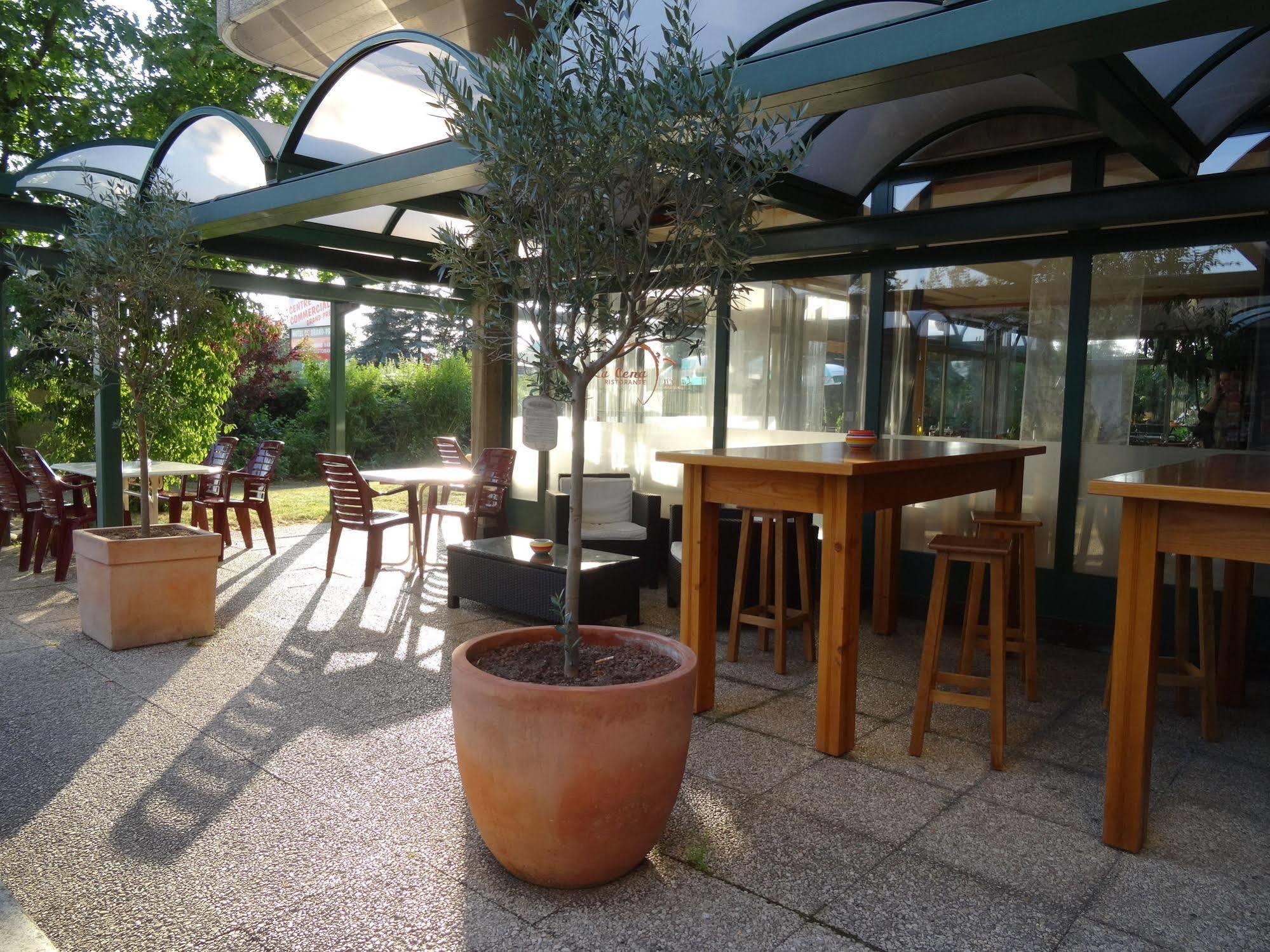 Hotel Du Grand-Pre Marly-le-Grand Dış mekan fotoğraf