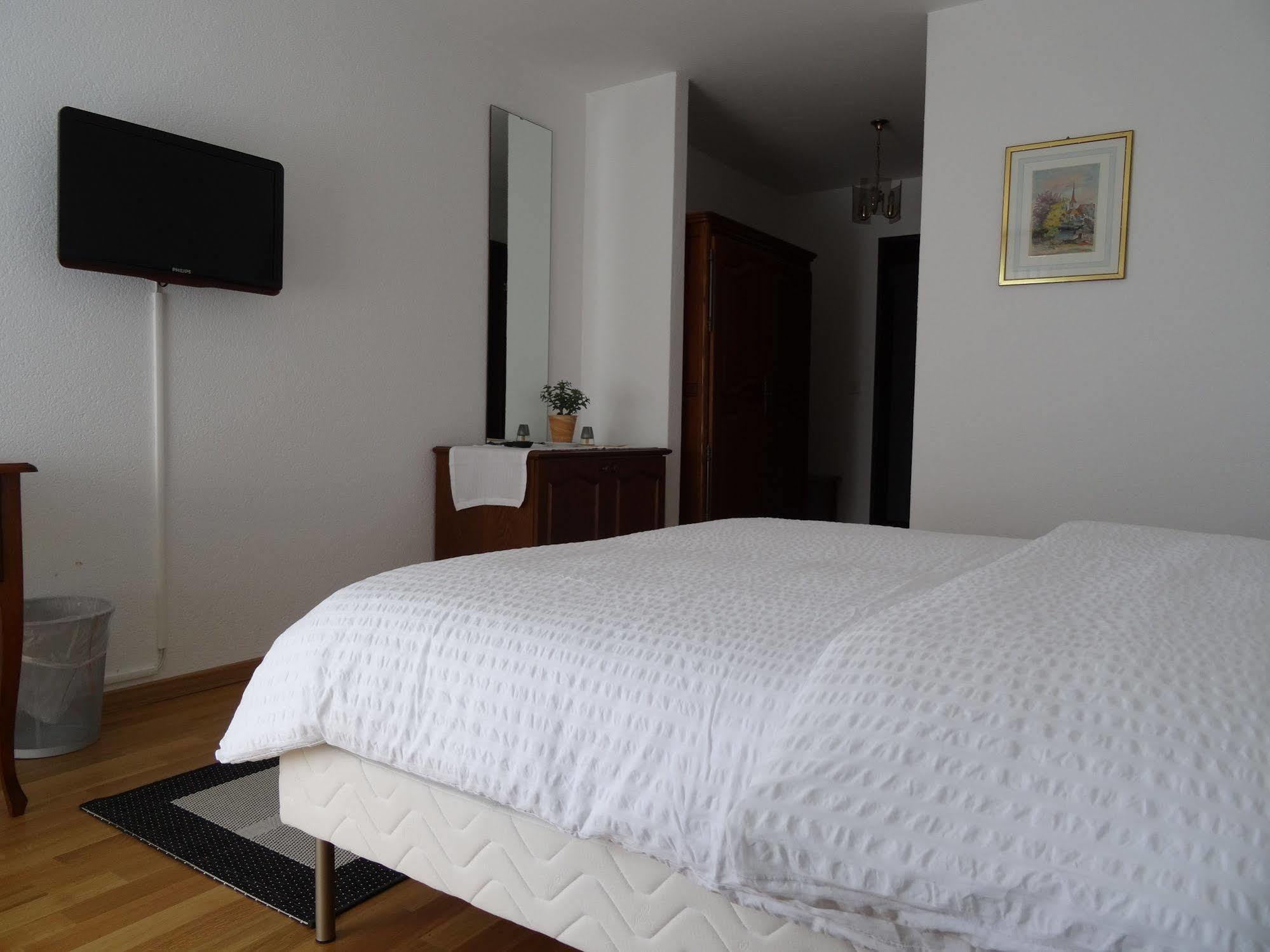 Hotel Du Grand-Pre Marly-le-Grand Dış mekan fotoğraf
