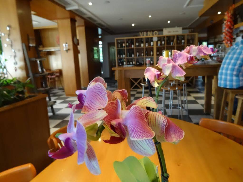 Hotel Du Grand-Pre Marly-le-Grand Dış mekan fotoğraf